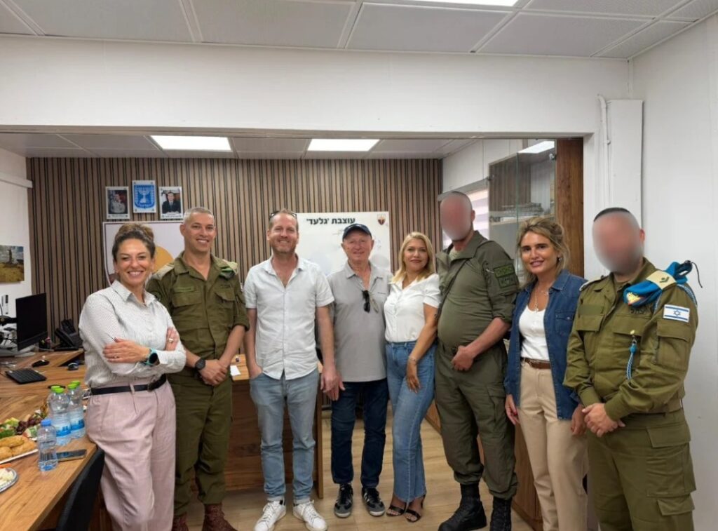 פרויקט "אמץ לוחם"